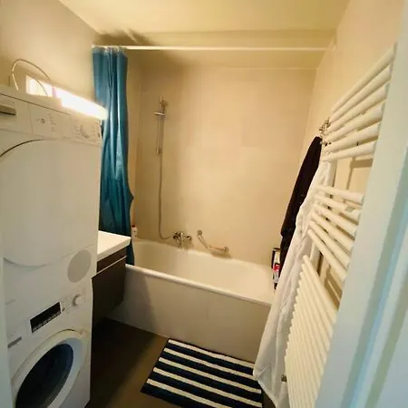 Mountain View Retreat:2-beds Apt In Prime Location Genève