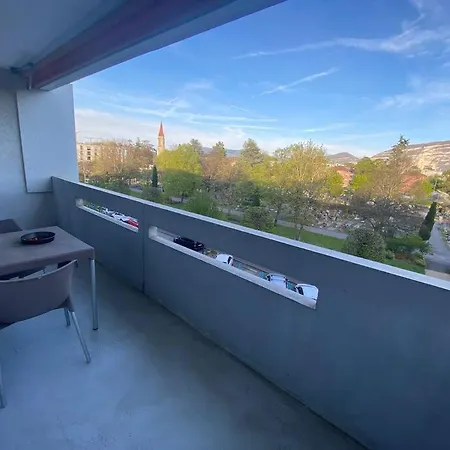 Mountain View Retreat:2-beds Apt In Prime Location Genève